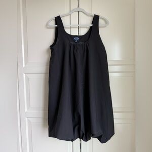 NWT Black Bubble Dress. Lined and has pockets. Size M.